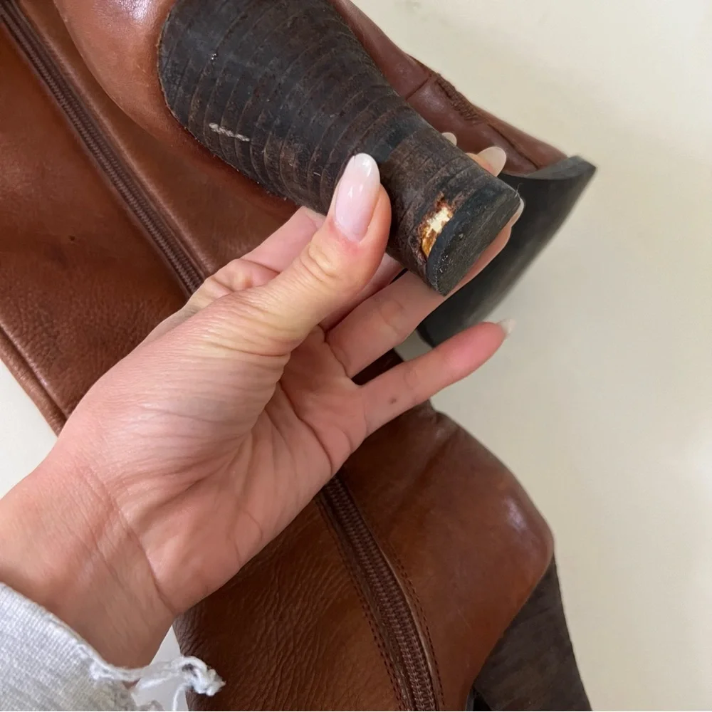 Brown leather heel boots - Picture 4 of 4